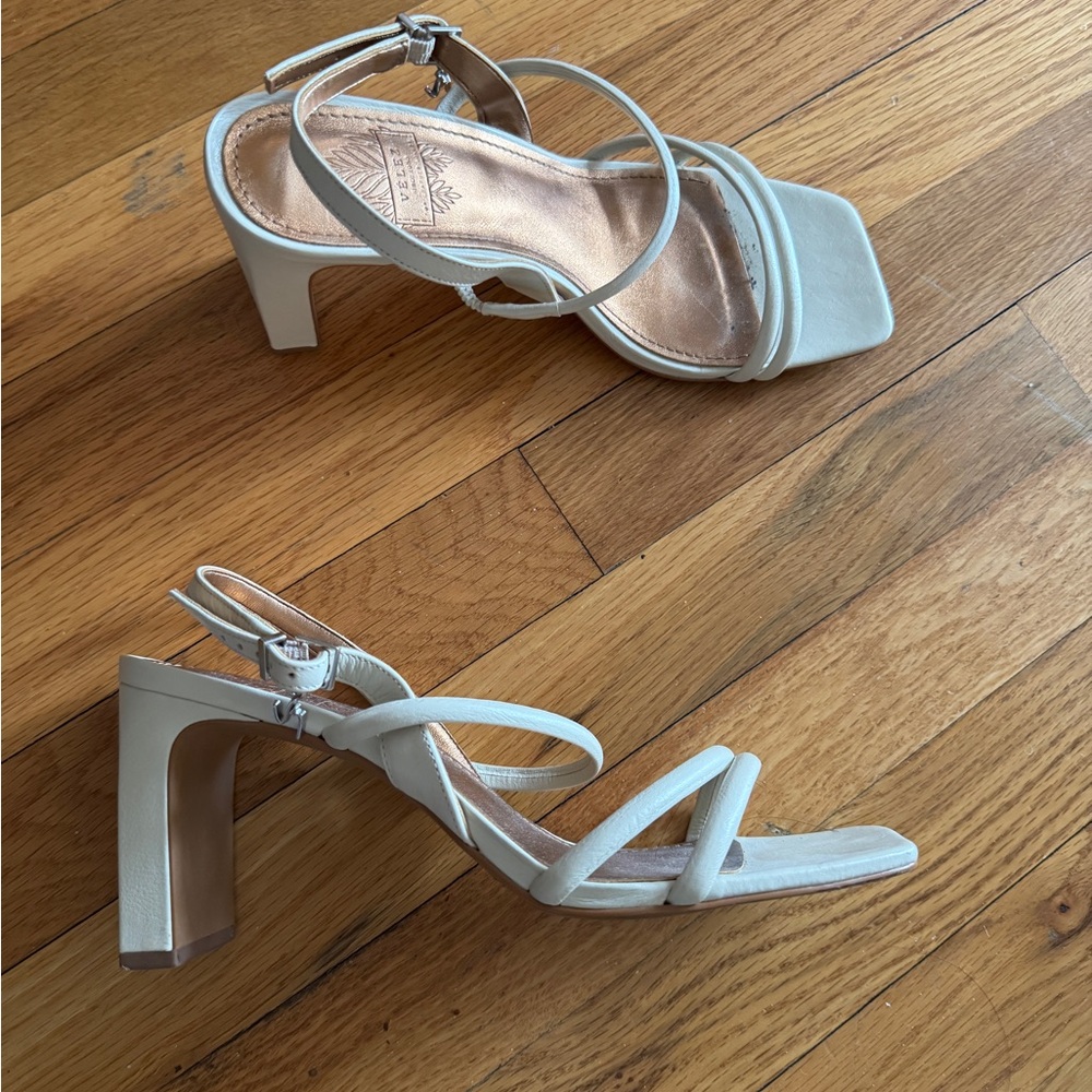 Vélez Leather Strappy Block Heel Sandals Beige Square Toe Ankle Strap Size 8.5